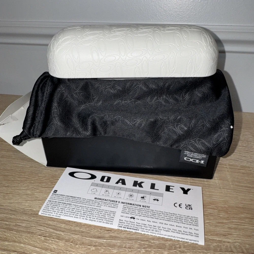 OAKLEY SIGNATURE 